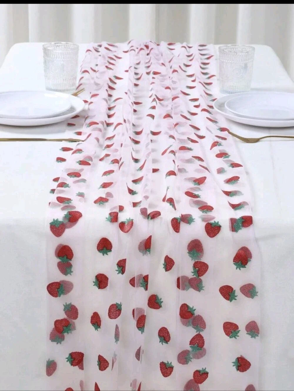 Strawberry 🍓 Table Runner NEW
